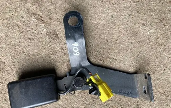 Volvo XC60 Rear seatbelt buckle 39838366