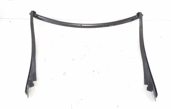 Mercedes-Benz E C207 W207 Rubber seal front coupe door window A2076710120