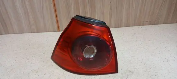 Volkswagen Golf V Rear/tail lights 4VFX13405AA