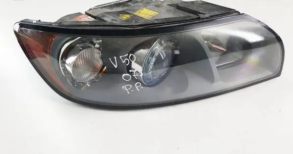 Volvo V50 Headlight/headlamp 30698890 0301198274