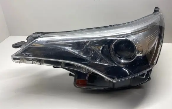 Toyota Avensis T270 Headlight/headlamp Koito0536