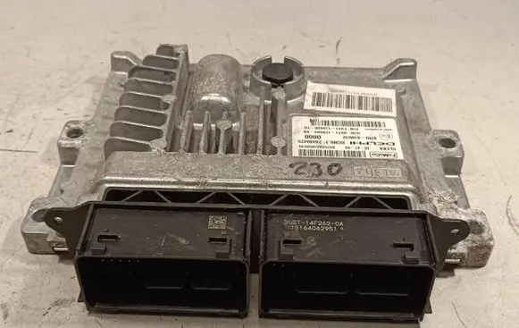 Ford Kuga II Engine control unit/module 97RI010012 DS7112B684XB
