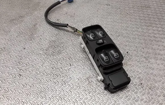 Mercedes-Benz C W203 Electric window control switch A2038210479