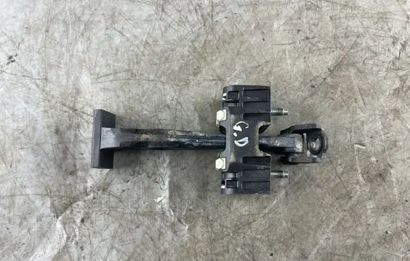 Opel Astra H Rear door check strap stopper 1310785