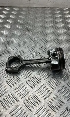 Hyundai Bayon Piston with connecting rod 2351008200