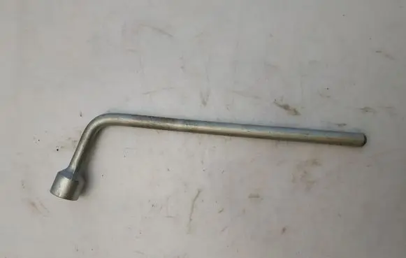 Lexus IS III XE30 Wheel nut wrench 