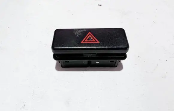 BMW 8 E31 Hazard light switch 1390751 61311390751
