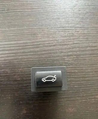 Tailgate opening switch