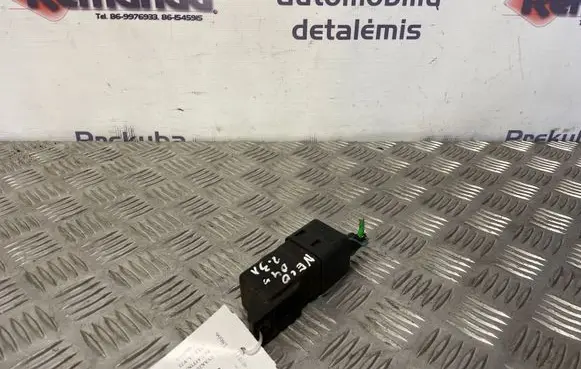 Iveco Daily 35 - 40.10 Glow plug pre-heat relay 0281003024