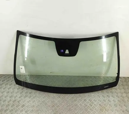 Mercedes-Benz E A207 Front windscreen/windshield window A2076702301