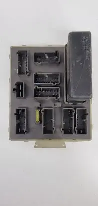 Ford Focus Fuse module 98AG14A073AG