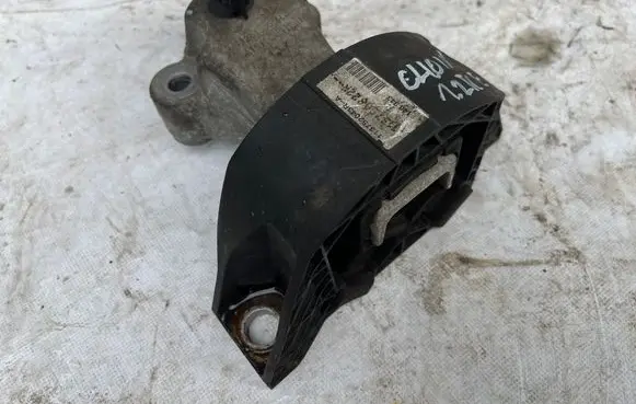 Renault Clio IV Engine mount vacuum valve 113750822R