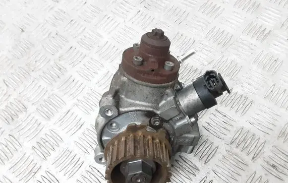 Citroen C4 II Picasso Fuel injection high pressure pump 9811347380