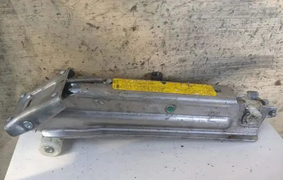 Audi A6 S6 C6 4F Lift Jack 4F0011031