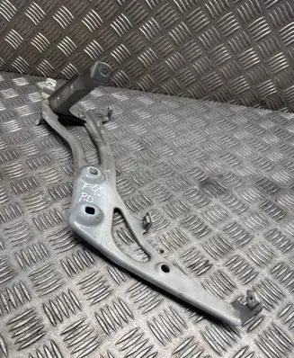BMW 2 F45 Fender mounting bracket 7297202