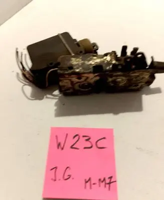 Mercedes-Benz Vito Viano W638 Front door lock 6387200435 A6387200435
