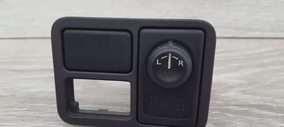 Nissan Almera N16 Wing mirror switch