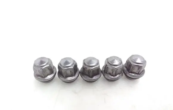 Ford Kuga II Nuts/bolts 
