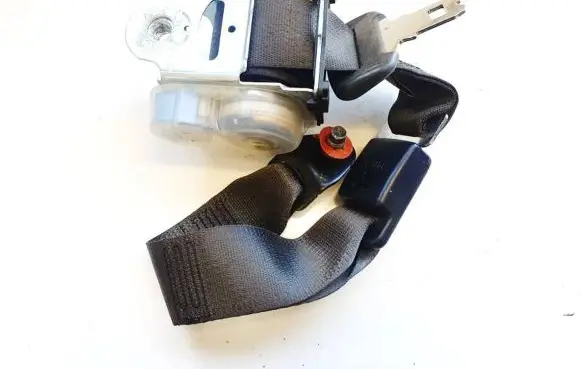 Middle seatbelt (rear)