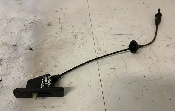 Citroen Berlingo Fuel cap flap release cable 