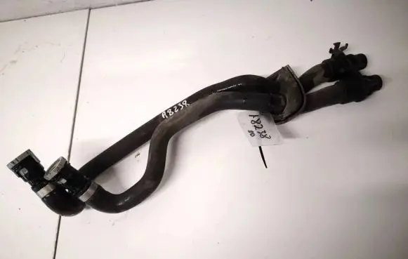 Volvo V70 Engine coolant pipe/hose