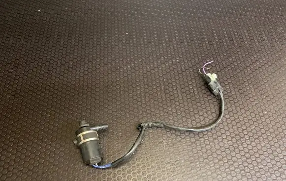 Peugeot 4007 Windscreen/windshield washer pump 87926