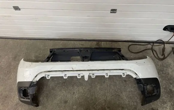 Dacia Duster Front bumper 620221776R