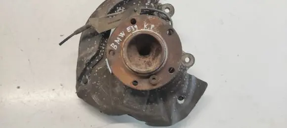 BMW 5 E39 Front wheel hub