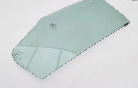 Fiat Ducato Front door window glass four-door