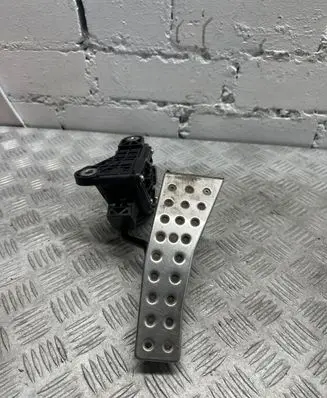 Honda Civic Accelerator throttle pedal 31301j23