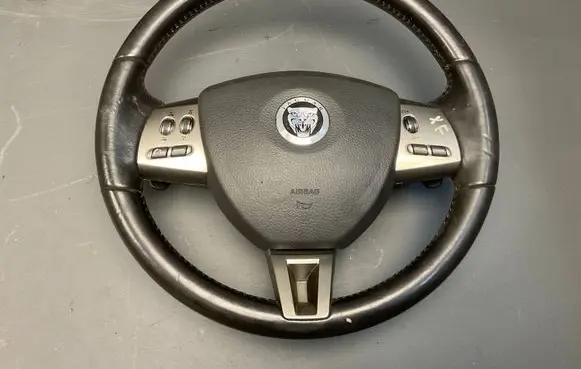 Jaguar XF Steering wheel 8X23043B13 8X23043B13AEOLEG 6W83043B13A