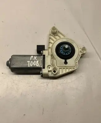 Volkswagen Jetta VII Front door window regulator motor 5Q4359801B 5Q4359801