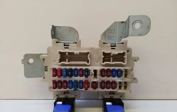 Nissan Murano Z50 Fuse module 0706AM60A4L10 4L10 AM60A