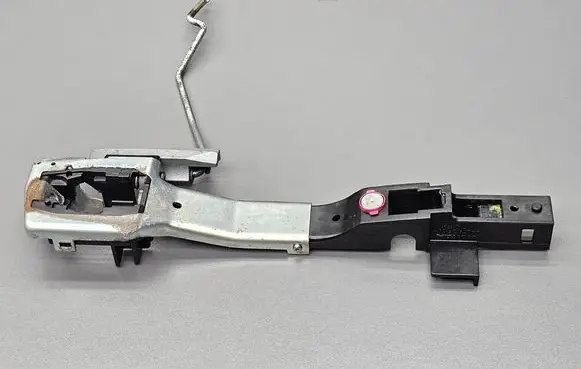 Front door exterior handle/bracket