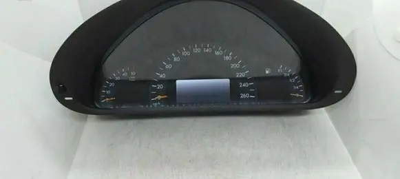 Mercedes-Benz C W203 Speedometer (instrument cluster) A2035401311