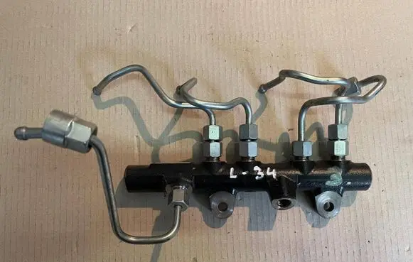 Dacia Dokker Fuel main line pipe 175215346R 161052576 H8201157327