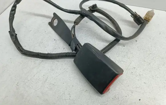 Toyota Corolla E120 E130 Front seatbelt buckle 5105502