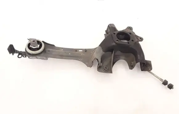 Rear wheel hub spindle/knuckle