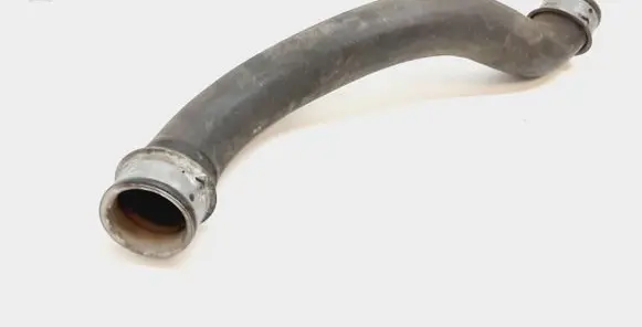 Mercedes-Benz E W212 Engine coolant pipe/hose A2045011582
