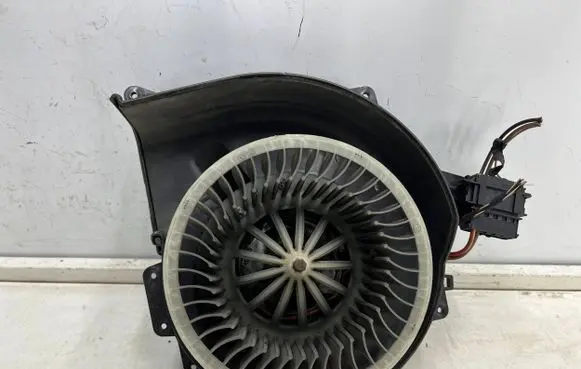Volkswagen Polo Heater fan/blower 6q1820015c