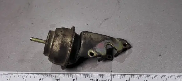 Nissan Terrano Vacuum valve 3585602