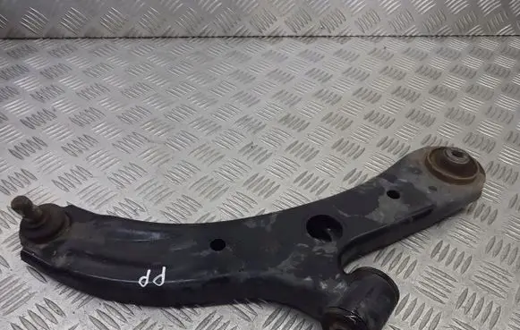 Suzuki Swift I Front control arm