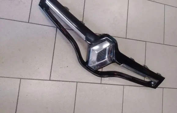 Renault Scenic III - Grand scenic III Front bumper upper radiator grill 620783747R