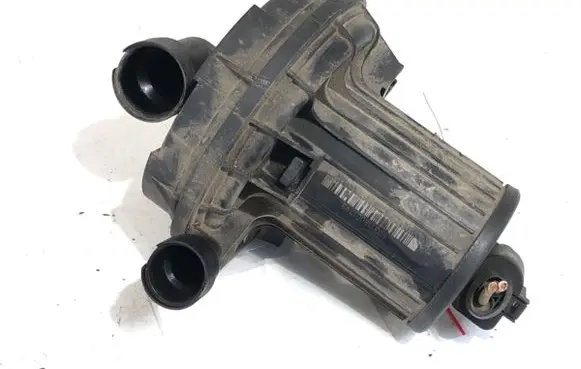 Audi A3 S3 8L Secondary air pump 06A131333C