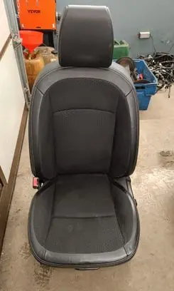 Nissan Qashqai+2 Front passenger seat 