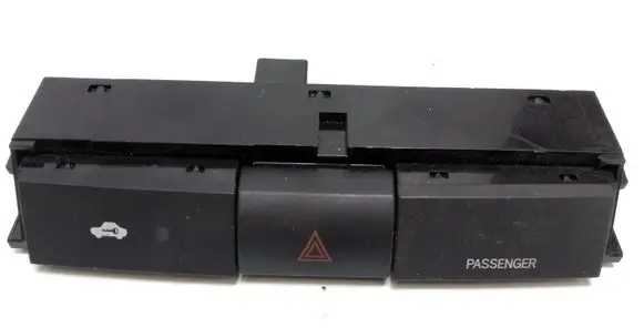 Toyota Corolla Verso AR10 Hazard light switch 153965