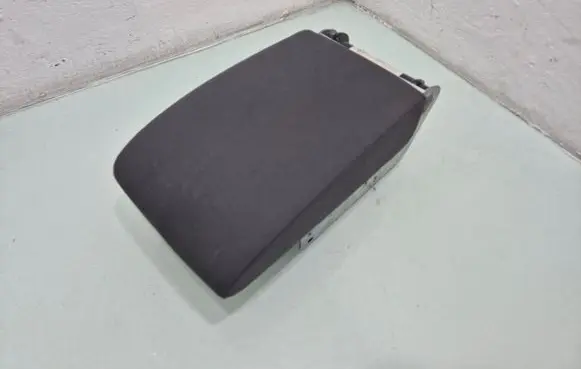 Volkswagen Golf Plus Armrest 5M0864207C
