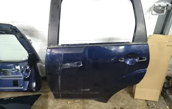 Peugeot 4007 Rear door