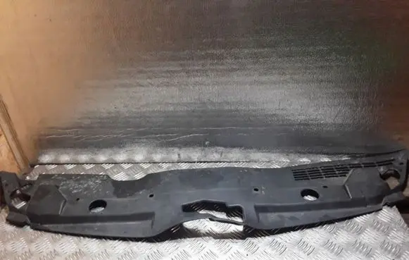Toyota Corolla Verso AR10 Radiator trim 532890F010