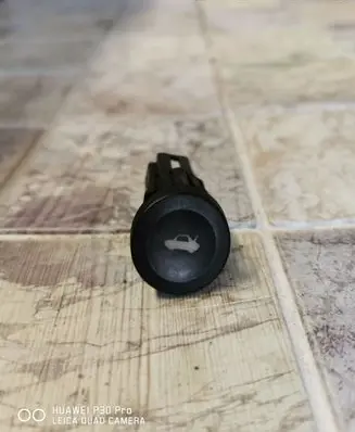 Ford Fiesta Tailgate opening switch 